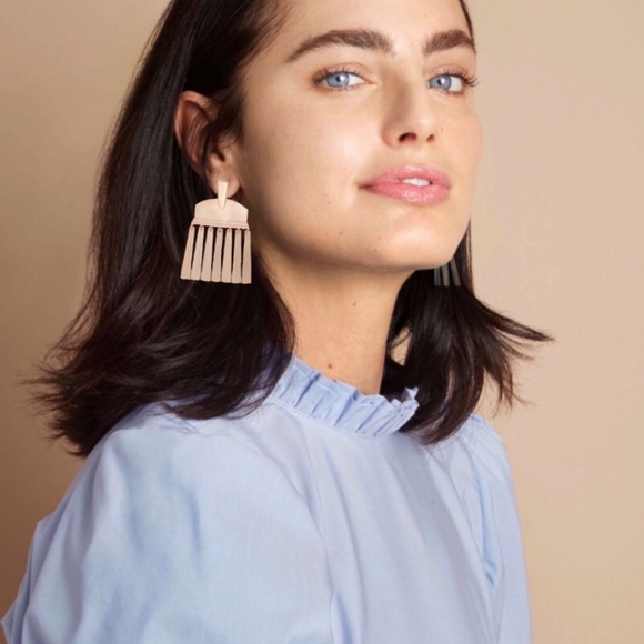 KENDRA SCOTT • Rose Gold Layne Fringe Earrings - Picture 2 of 3